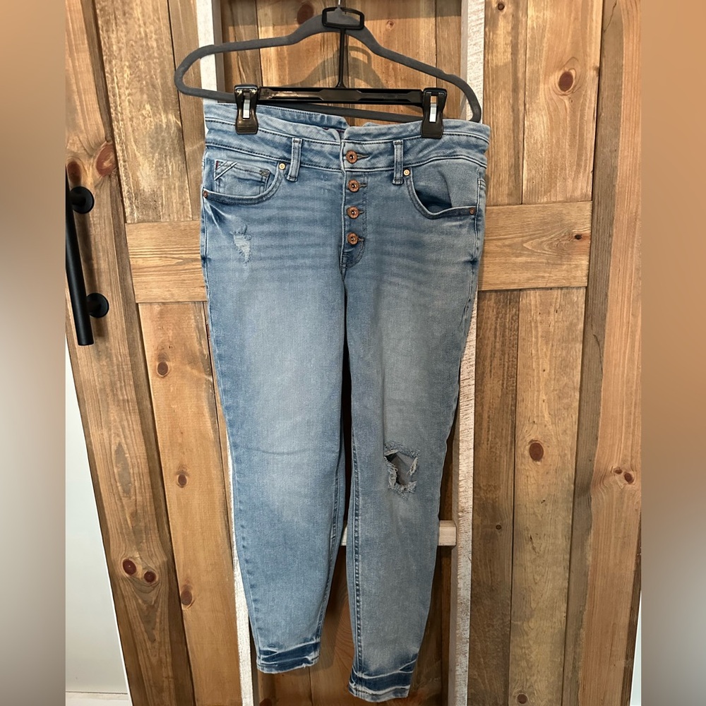 Trendy Light Blue Women's Cropped Jeans